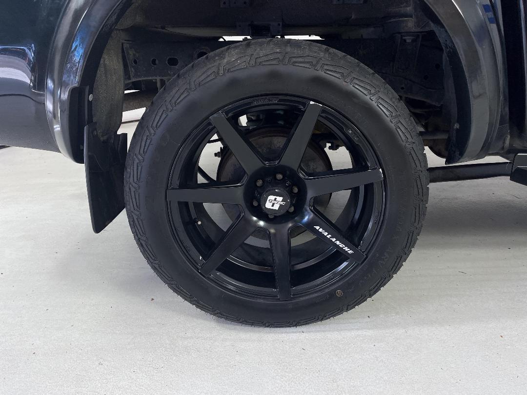 Photo '12' of Nissan Navara