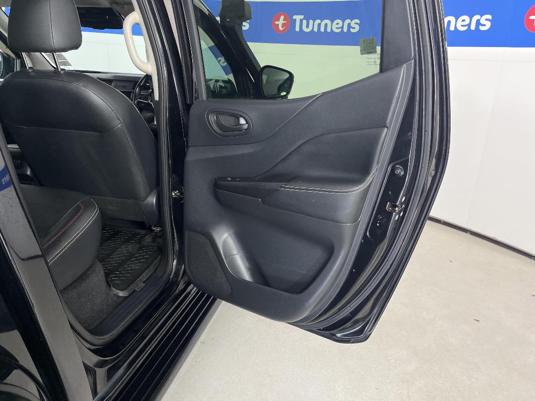 Photo '19' of Nissan Navara