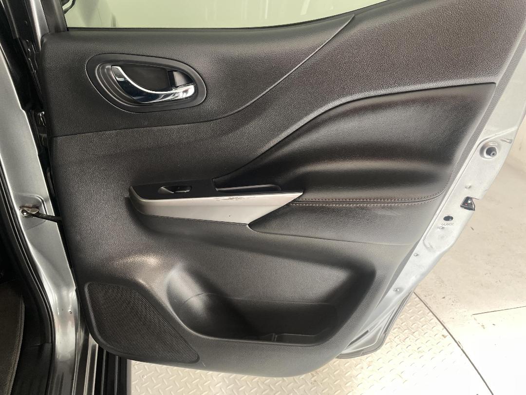 Photo '19' of Nissan Navara