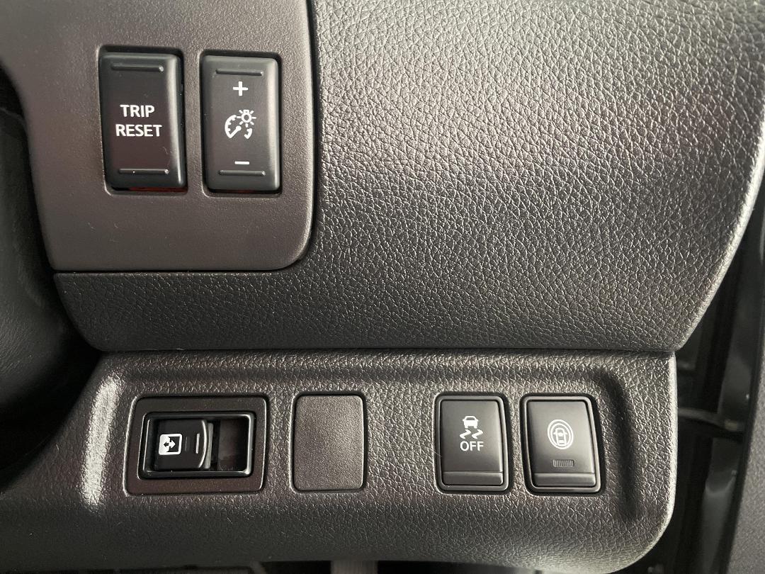 Photo '25' of Nissan Navara