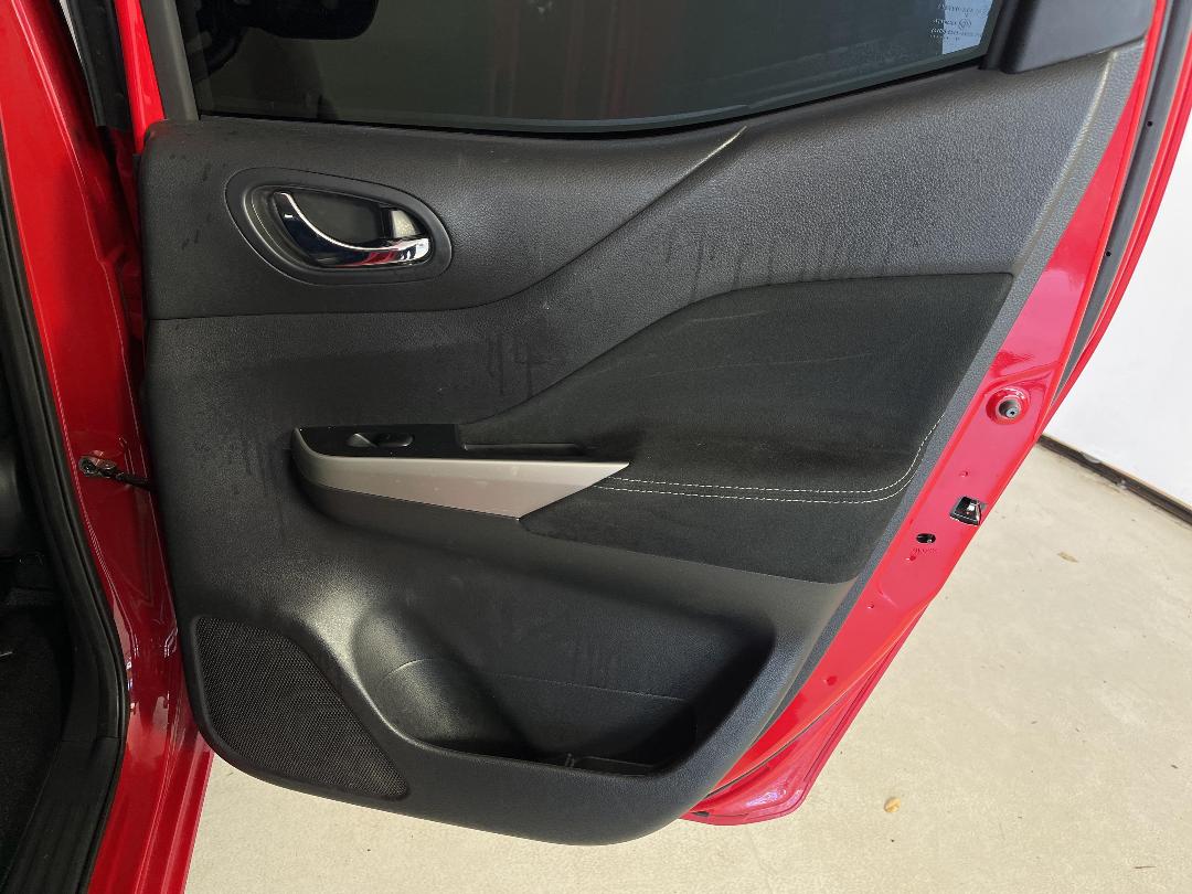 Photo '19' of Nissan Navara