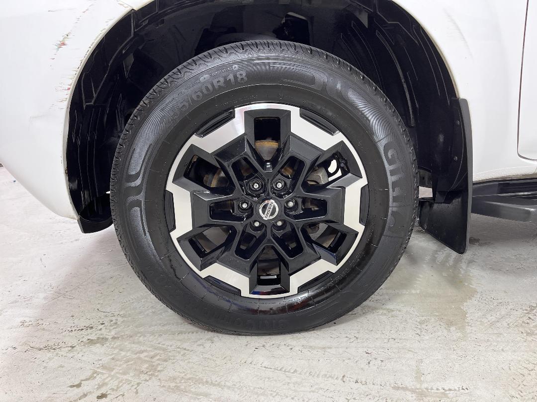 Photo '10' of Nissan Navara