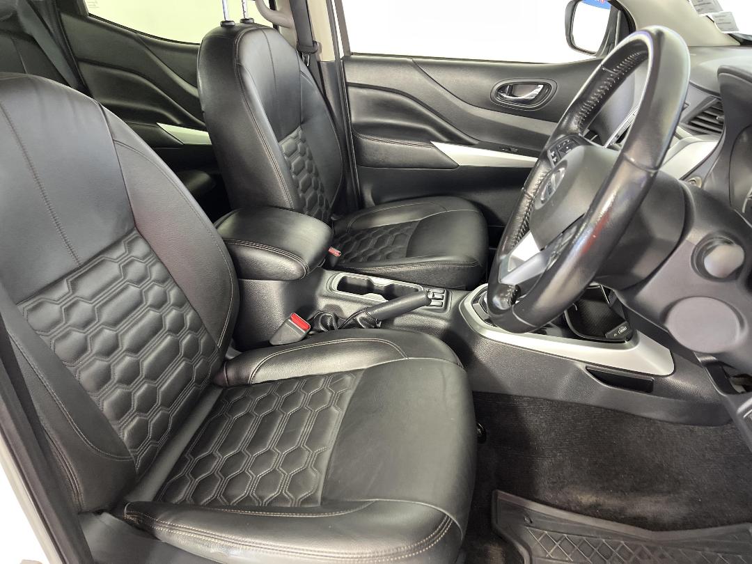 Photo '16' of Nissan Navara