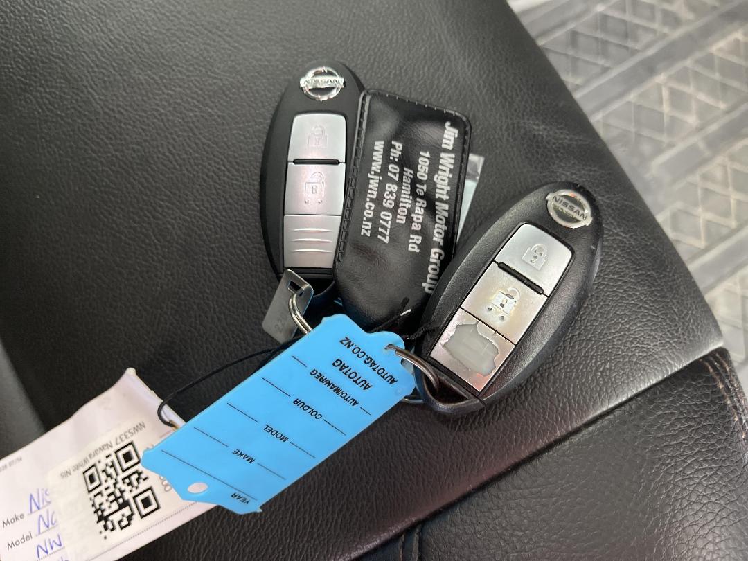 Photo '22' of Nissan Navara