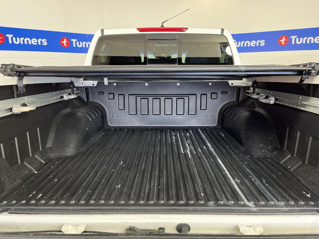 Photo '14' of Nissan Navara