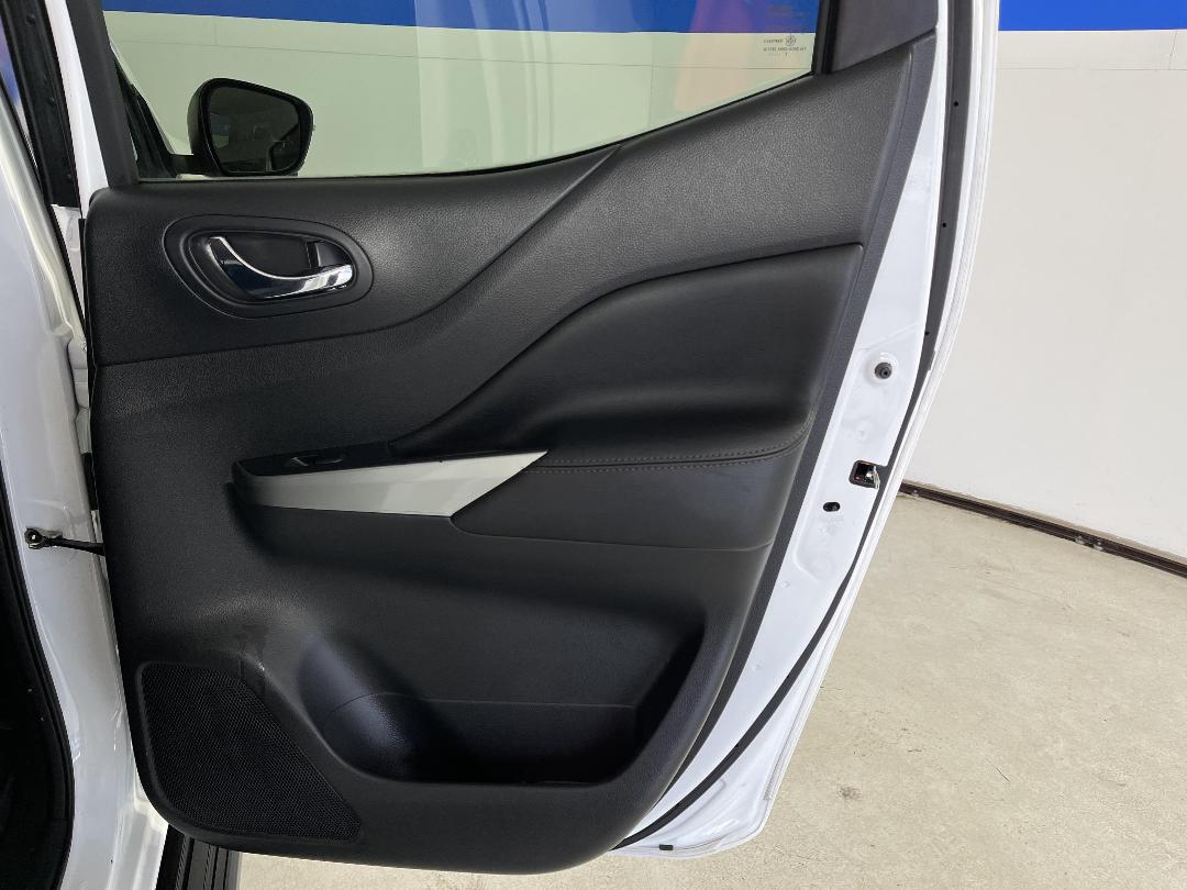 Photo '19' of Nissan Navara