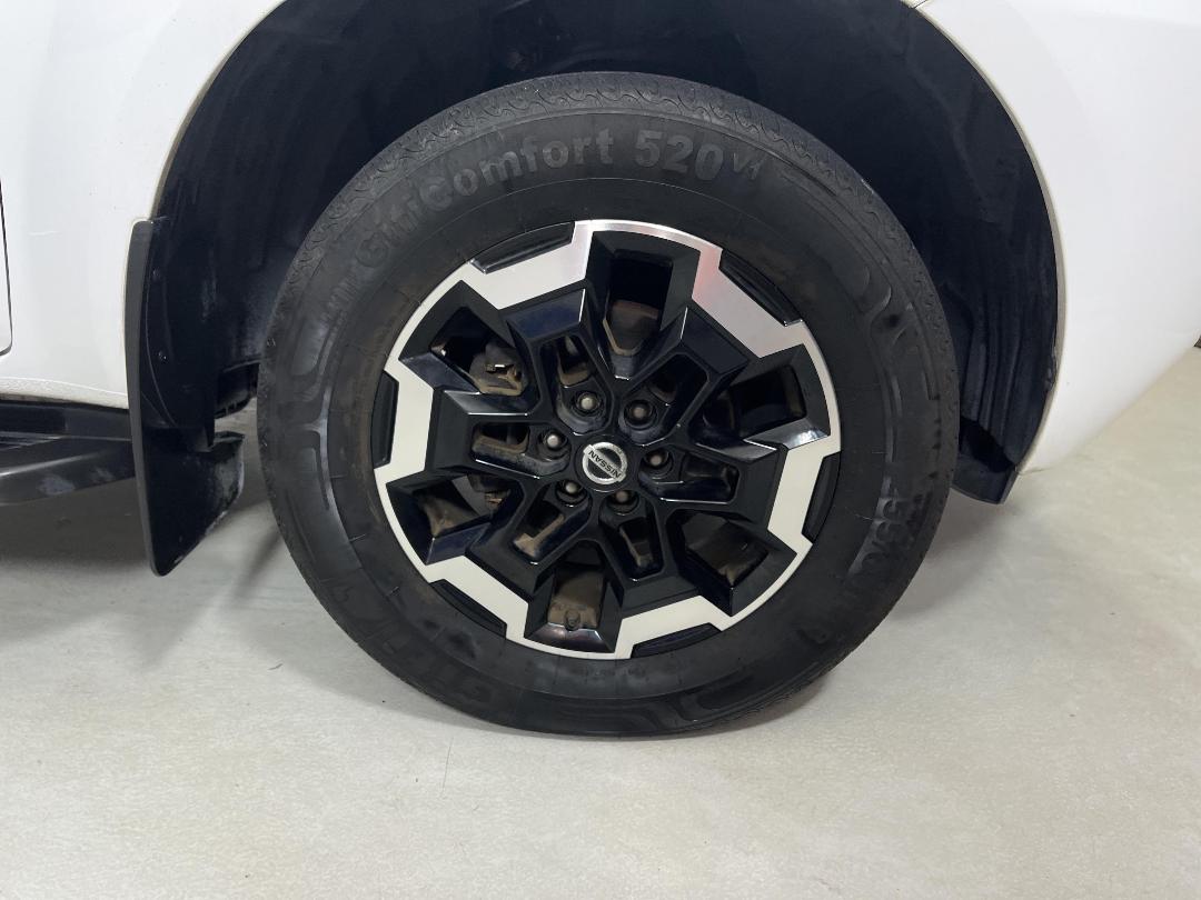 Photo '9' of Nissan Navara