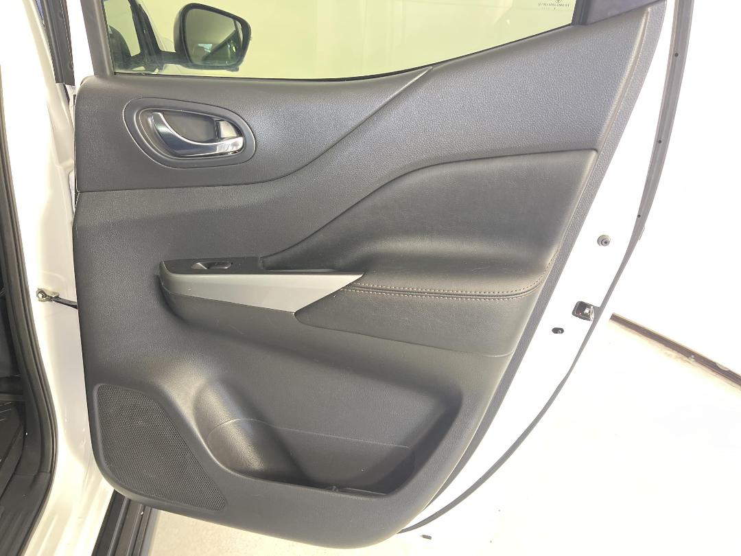 Photo '19' of Nissan Navara