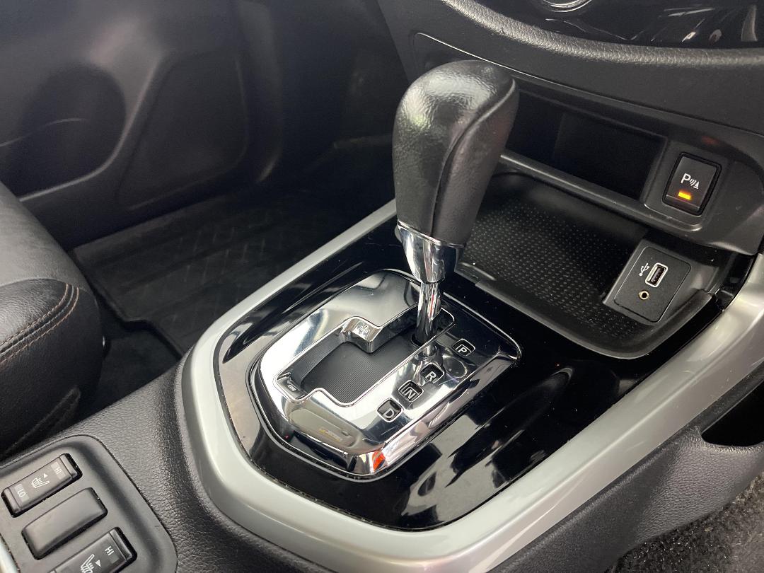 Photo '18' of Nissan Navara