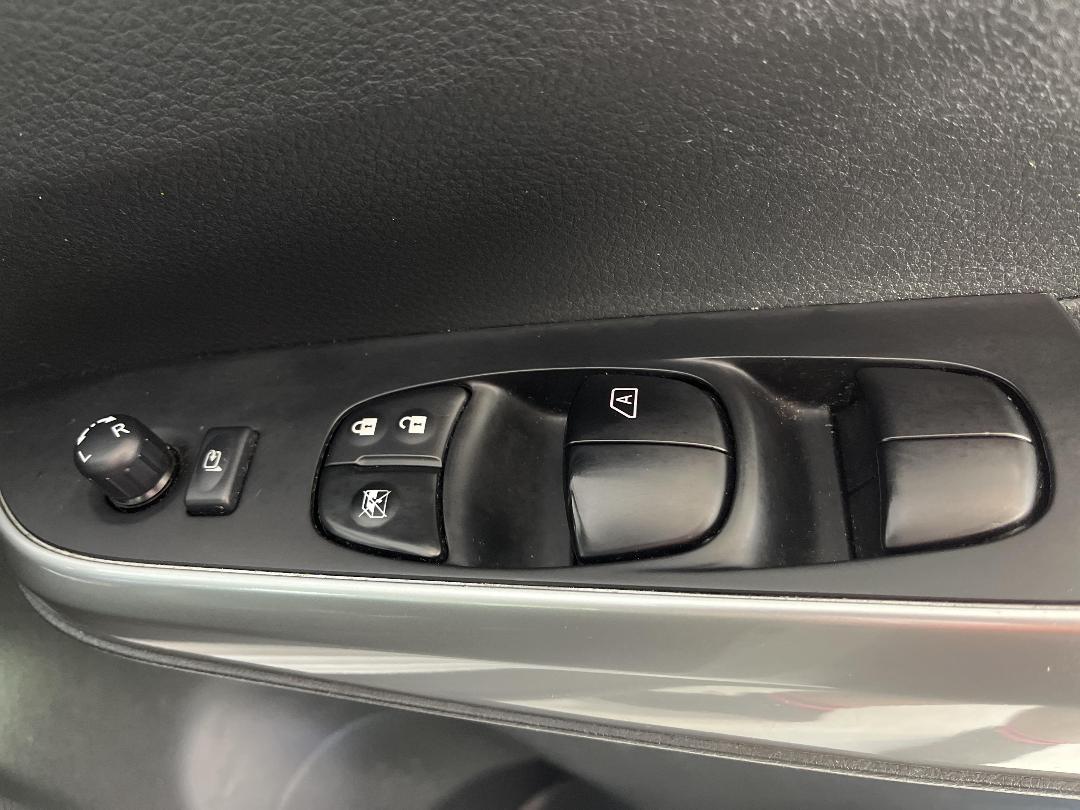 Photo '23' of Nissan Navara