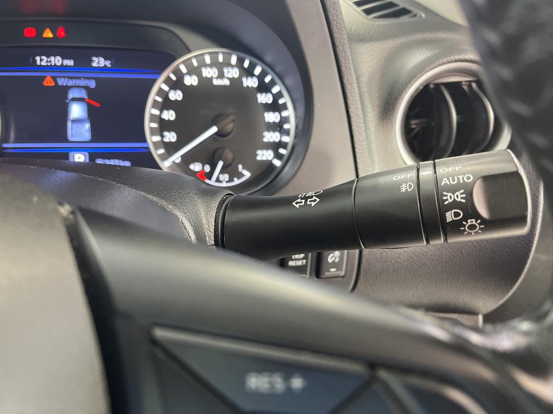 Photo '25' of Nissan Navara