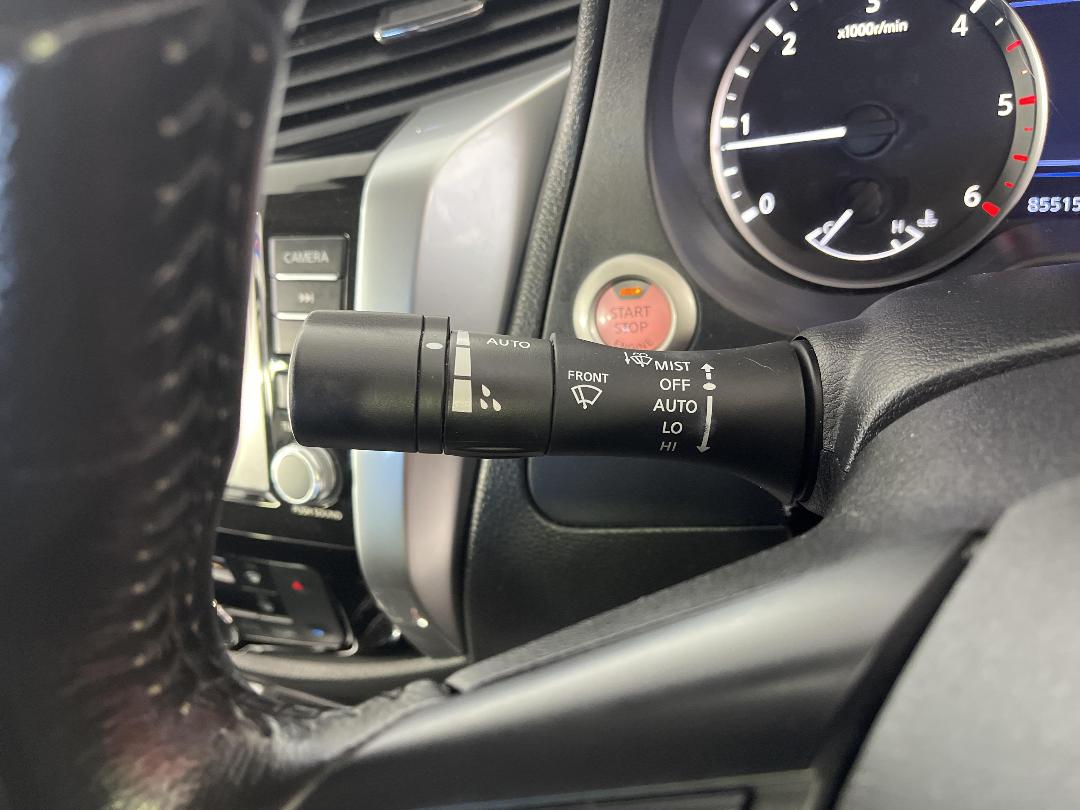 Photo '26' of Nissan Navara