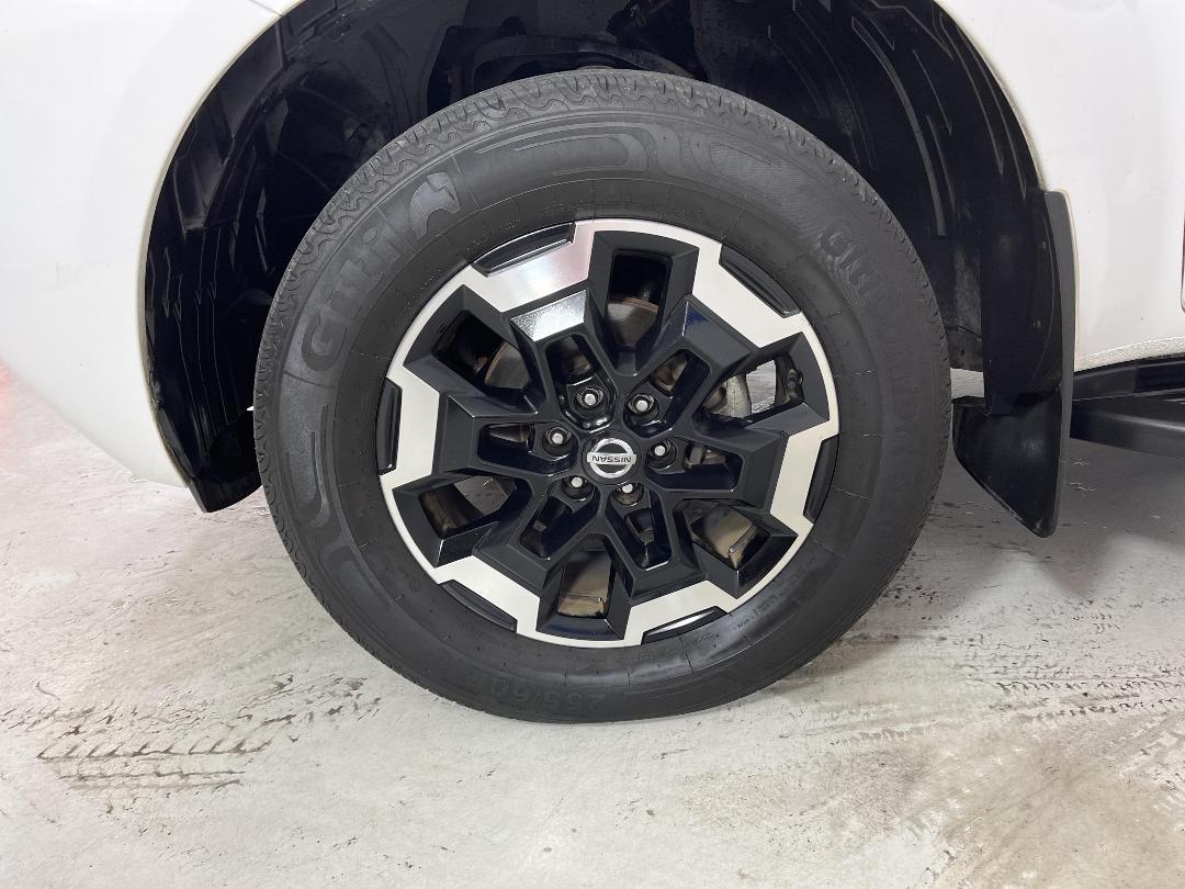 Photo '10' of Nissan Navara