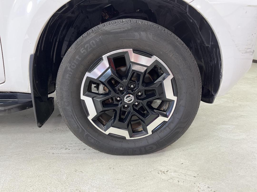 Photo '9' of Nissan Navara