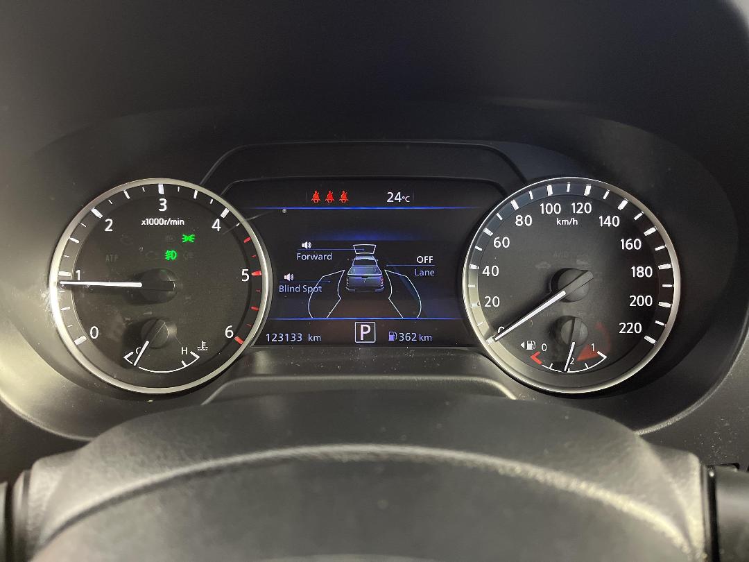 Photo '21' of Nissan Navara