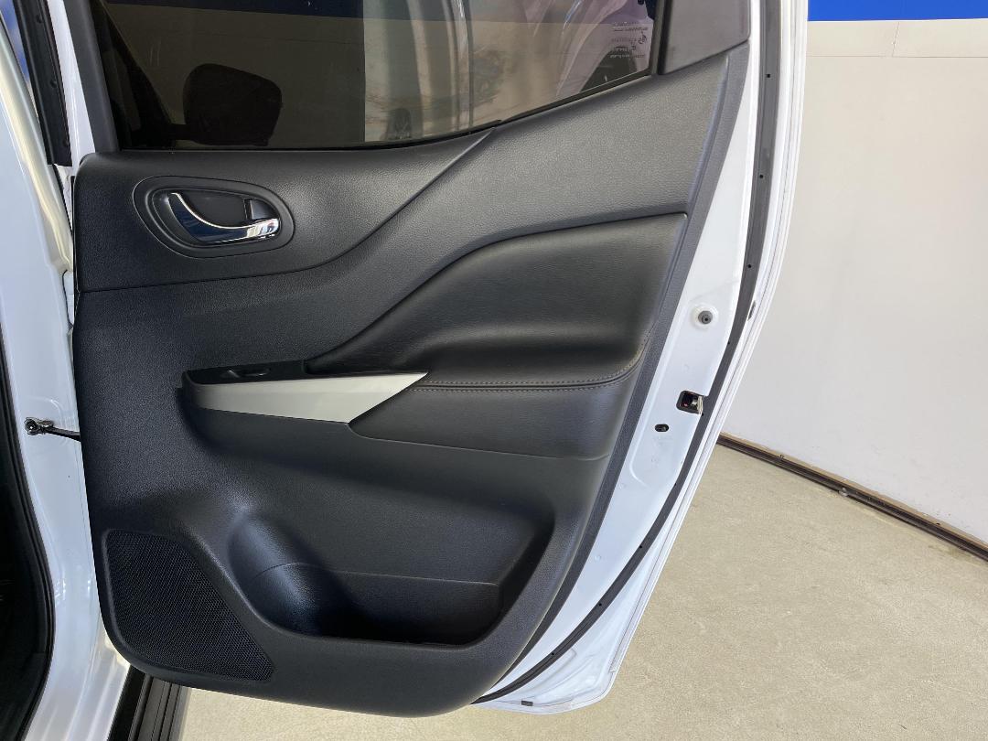 Photo '19' of Nissan Navara