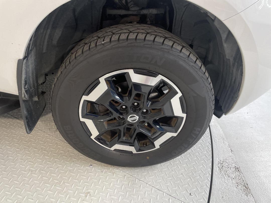 Photo '9' of Nissan Navara