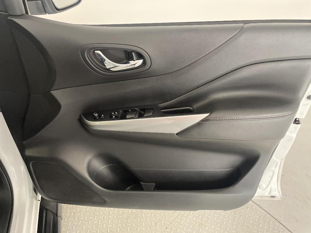 Photo '15' of Nissan Navara