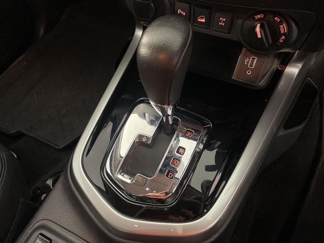 Photo '32' of Nissan Navara