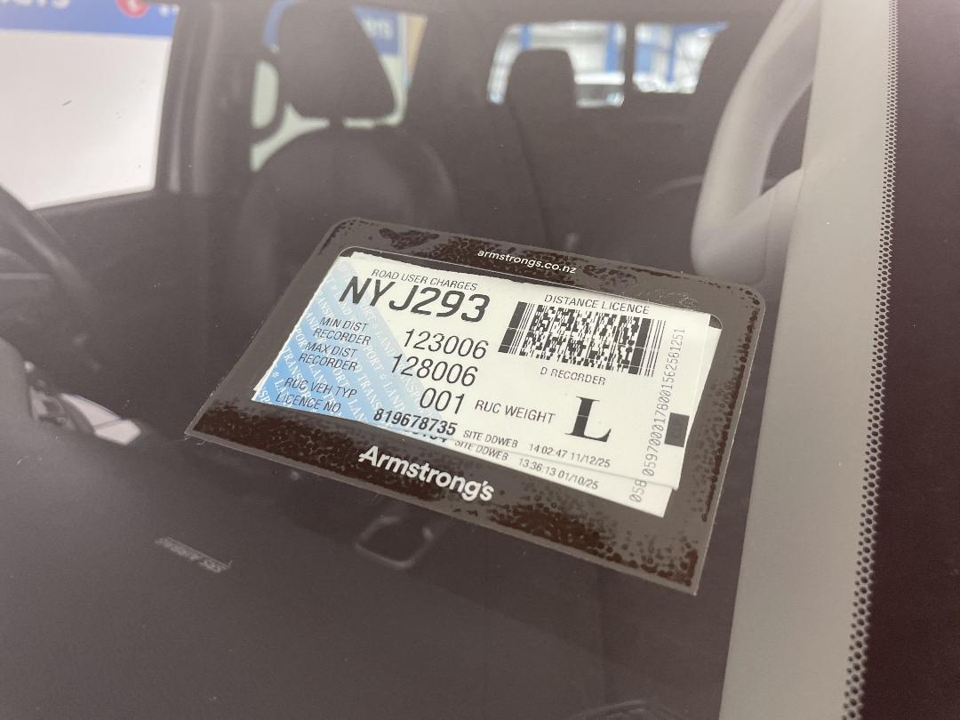 Photo '35' of Nissan Navara