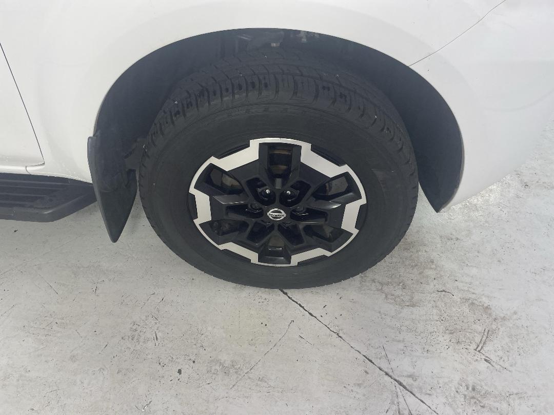 Photo '9' of Nissan Navara