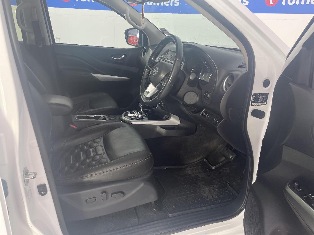 Photo '16' of Nissan Navara