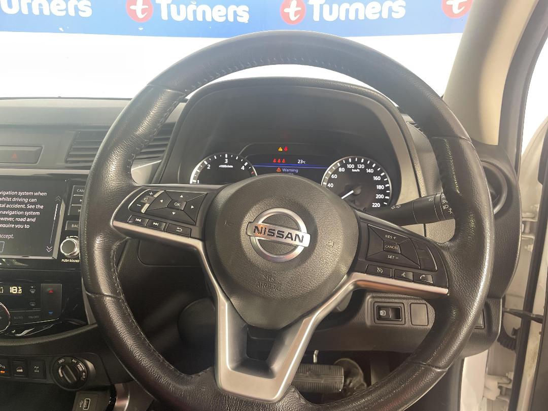 Photo '17' of Nissan Navara