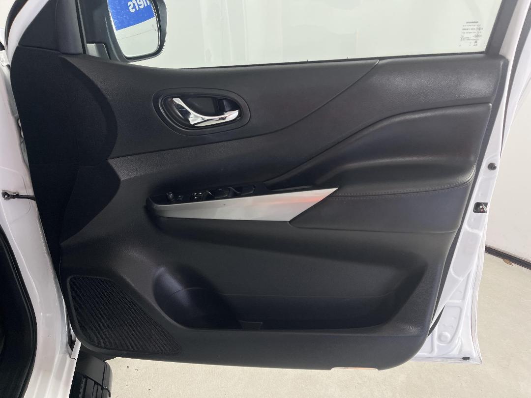 Photo '15' of Nissan Navara Photo '15' of Nissan Navara