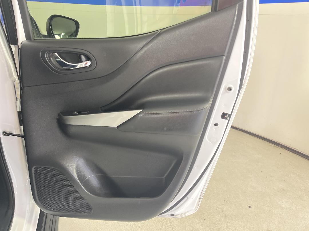 Photo '19' of Nissan Navara Photo '19' of Nissan Navara