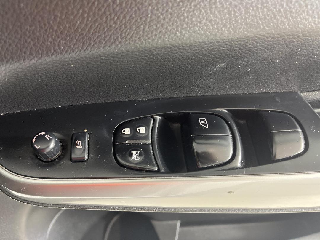 Photo '24' of Nissan Navara Photo '24' of Nissan Navara