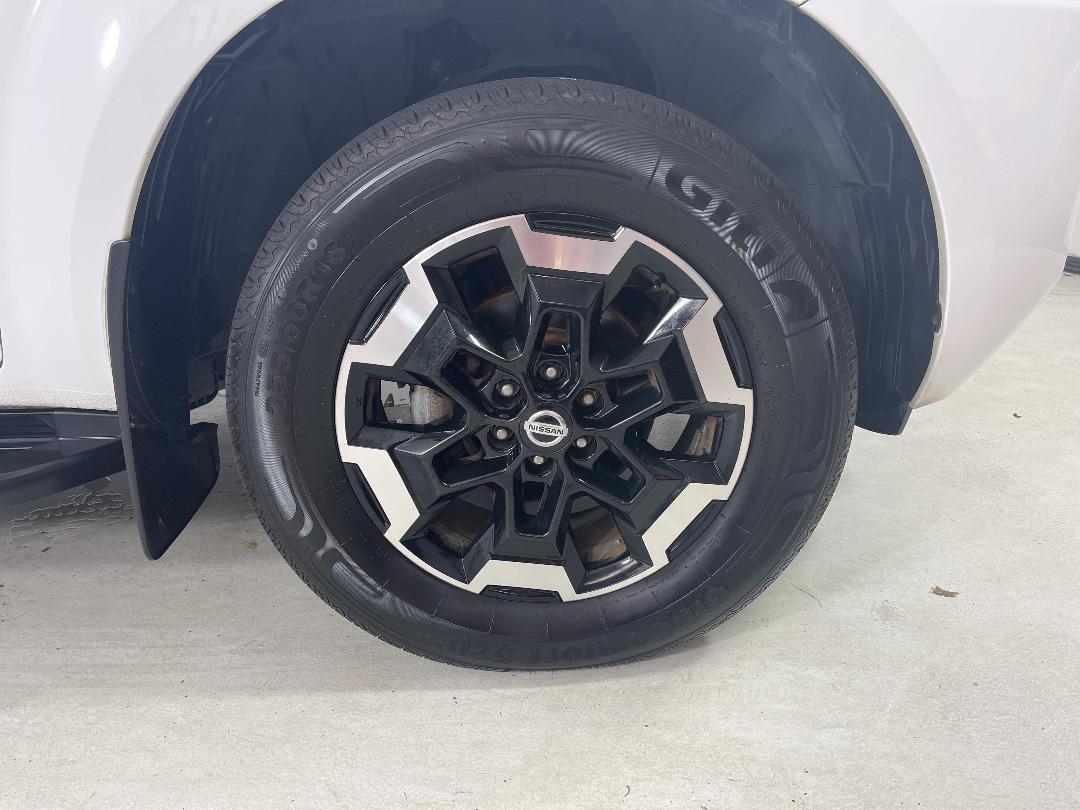 Photo '9' of Nissan Navara