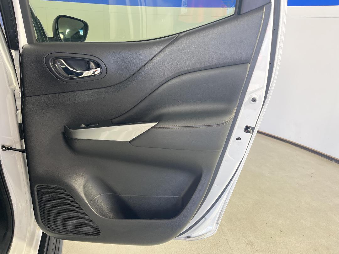 Photo '19' of Nissan Navara