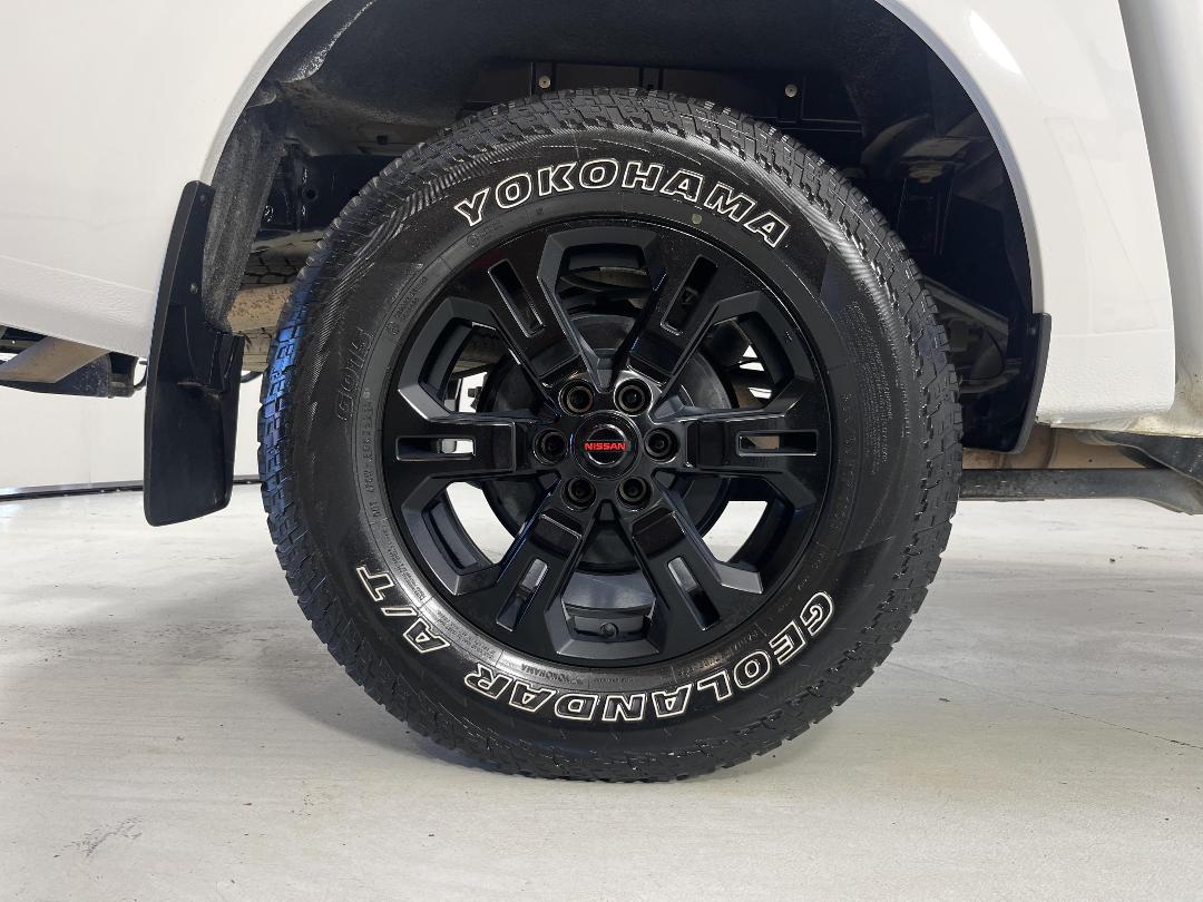 Photo '12' of Nissan Navara