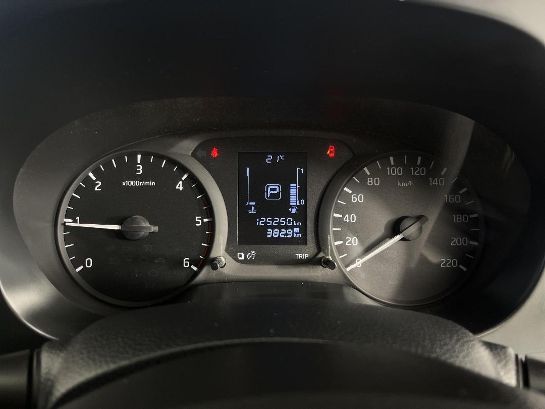 Photo '20' of Nissan Navara