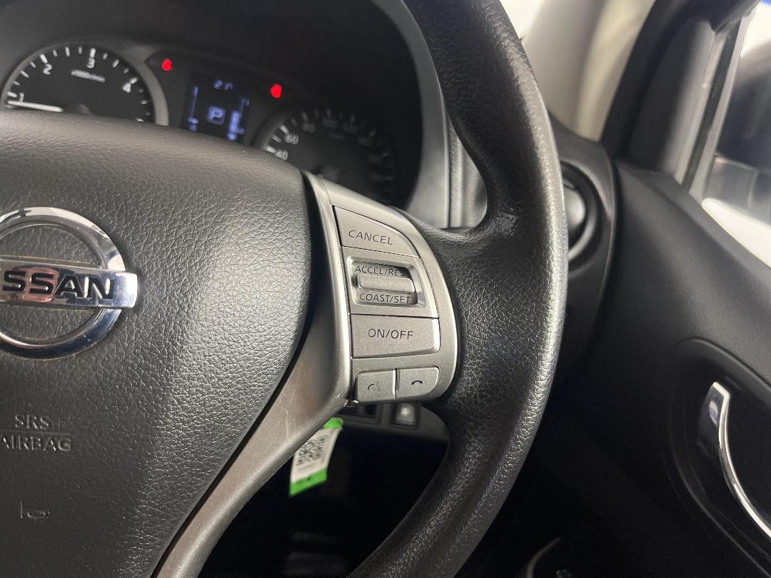 Photo '22' of Nissan Navara