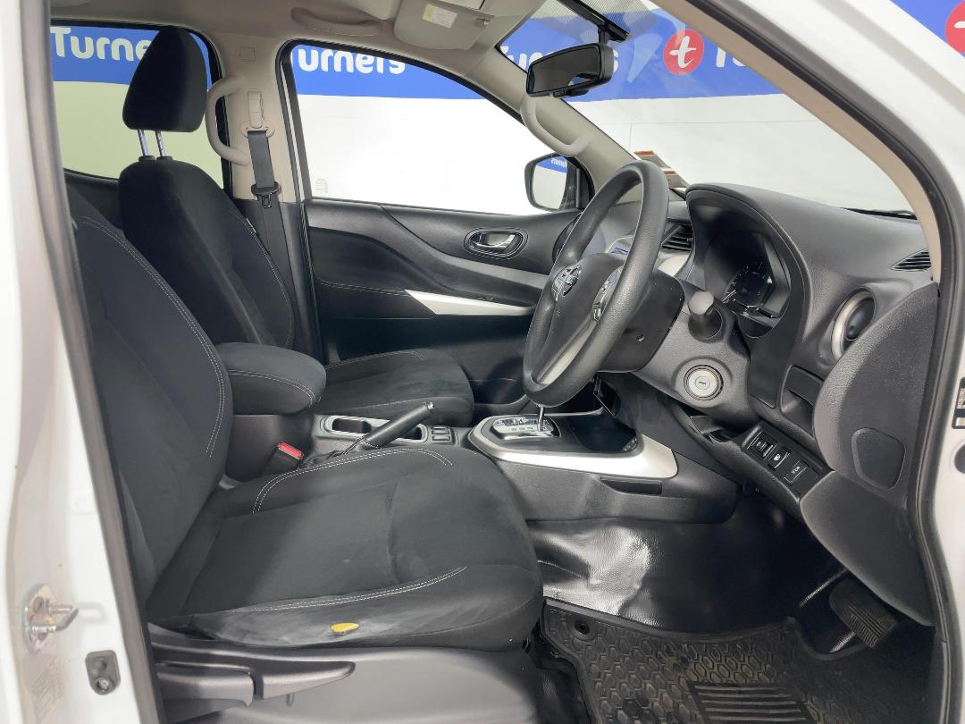 Photo '16' of Nissan Navara