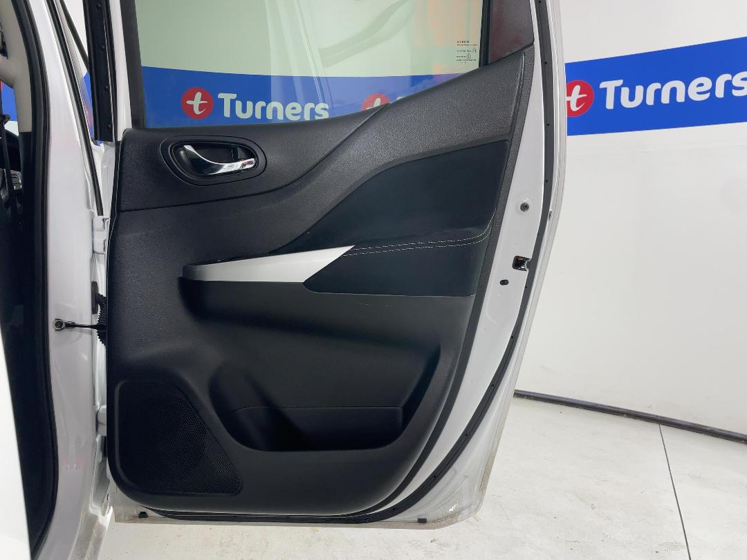 Photo '19' of Nissan Navara