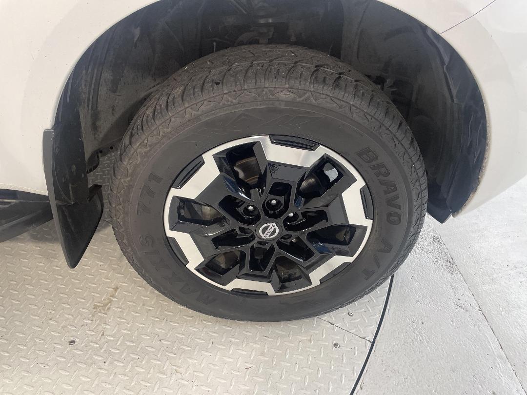 Photo '9' of Nissan Navara