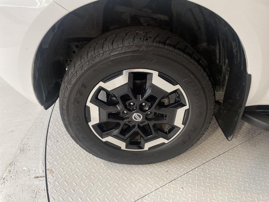 Photo '10' of Nissan Navara