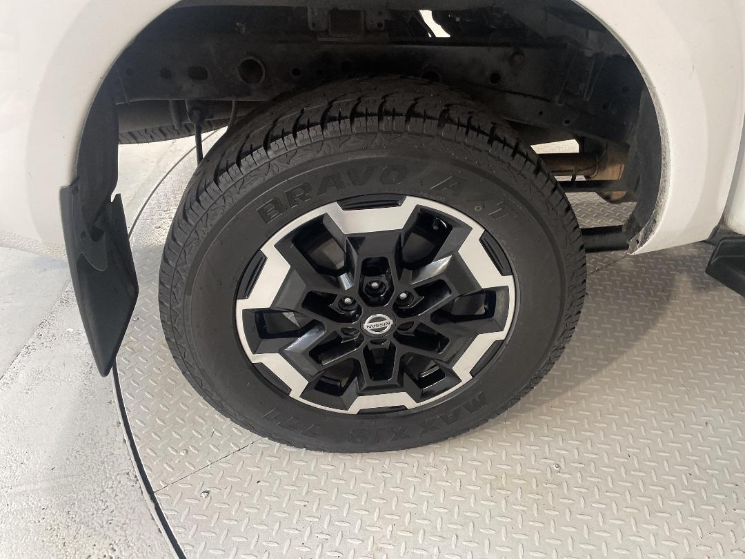 Photo '12' of Nissan Navara