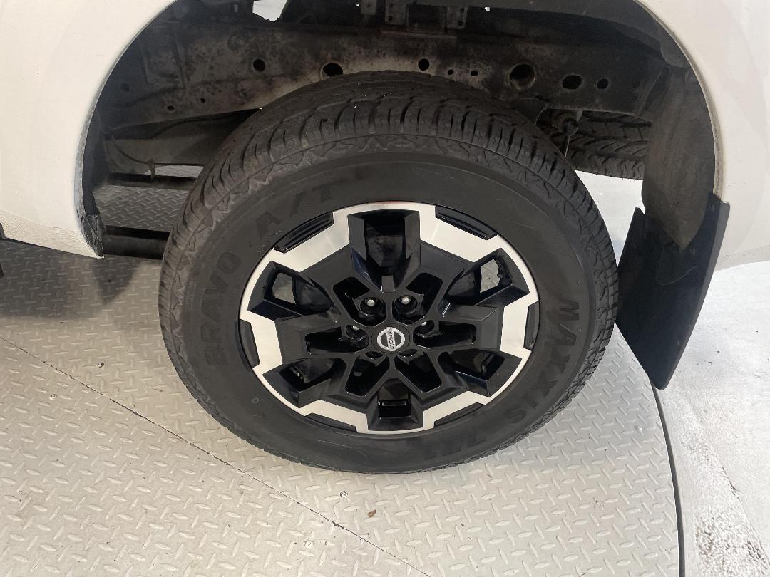 Photo '11' of Nissan Navara