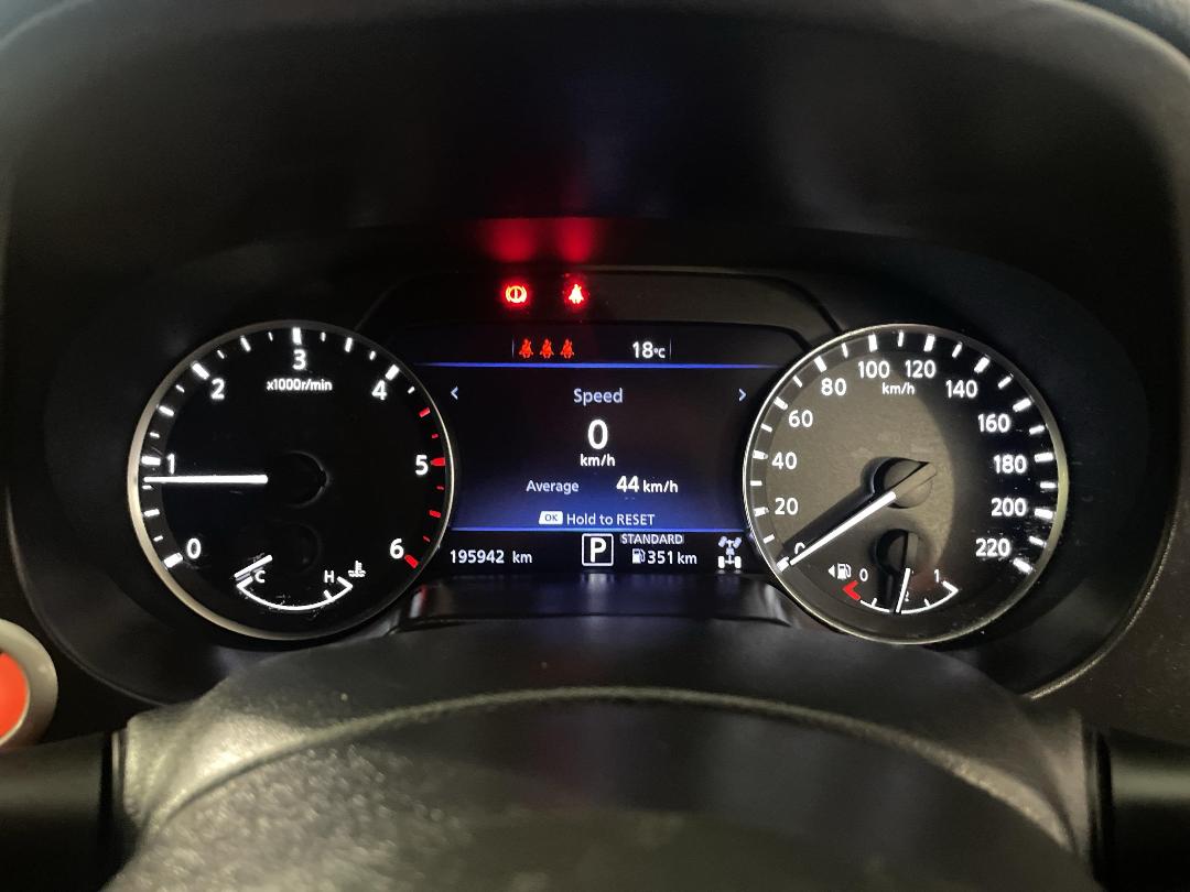 Photo '21' of Nissan Navara