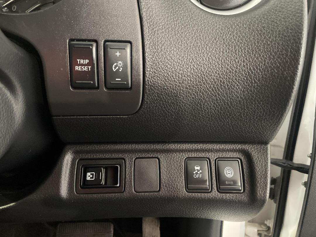 Photo '25' of Nissan Navara