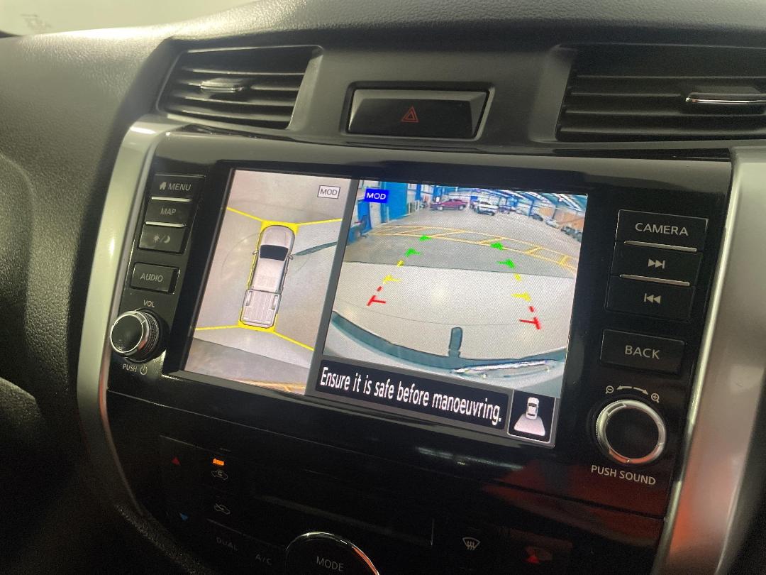 Photo '30' of Nissan Navara