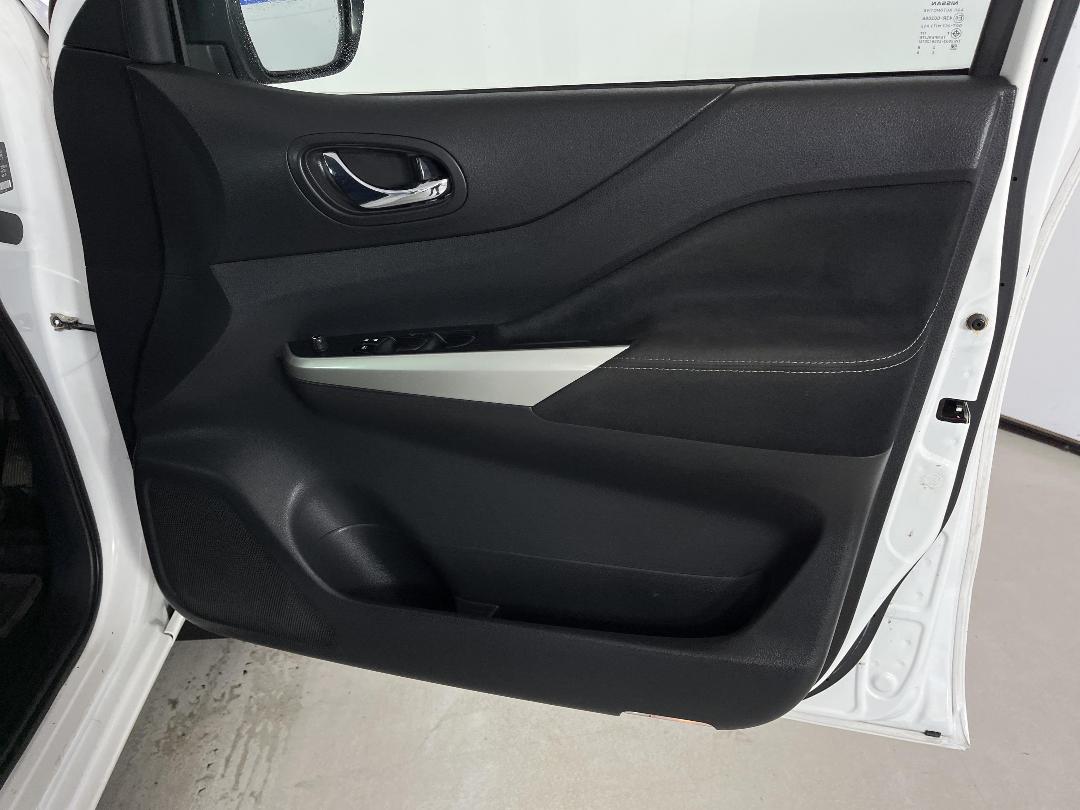 Photo '15' of Nissan Navara Photo '15' of Nissan Navara