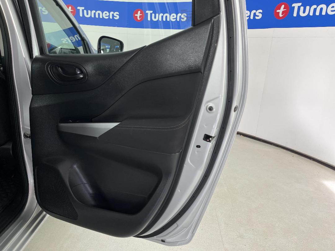 Photo '19' of Nissan Navara