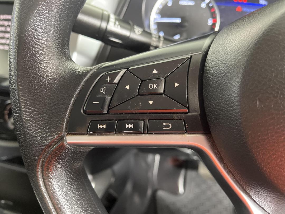 Photo '24' of Nissan Navara