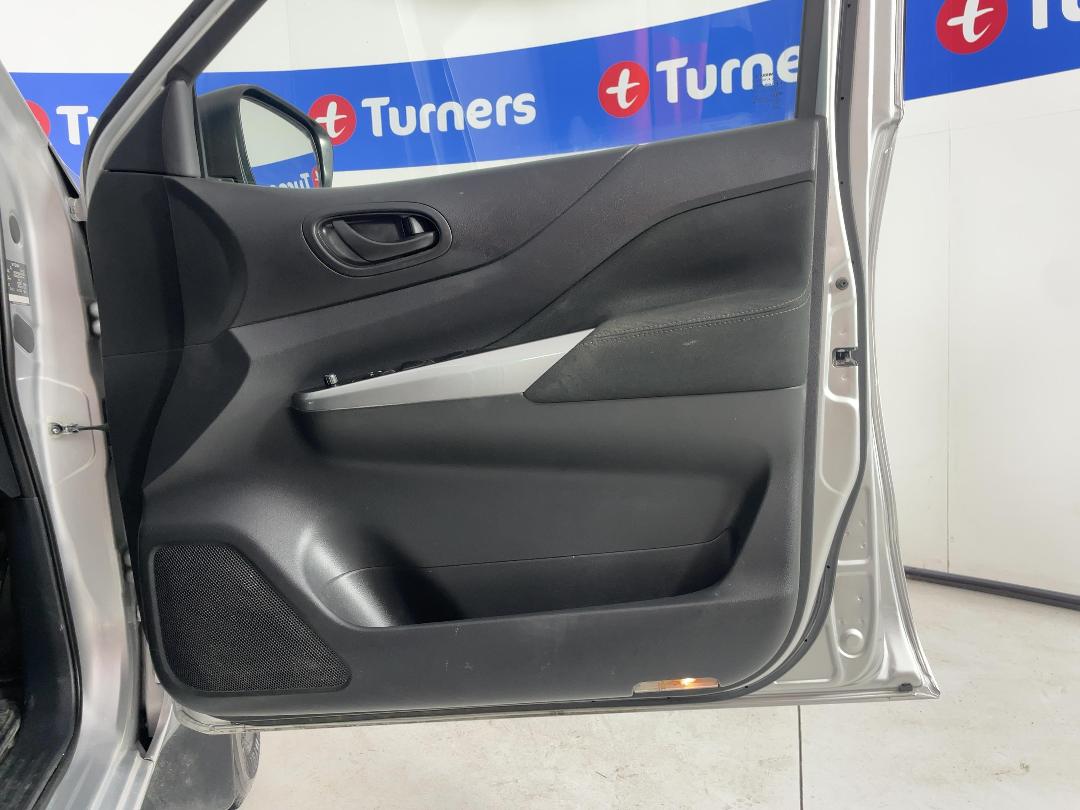 Photo '15' of Nissan Navara