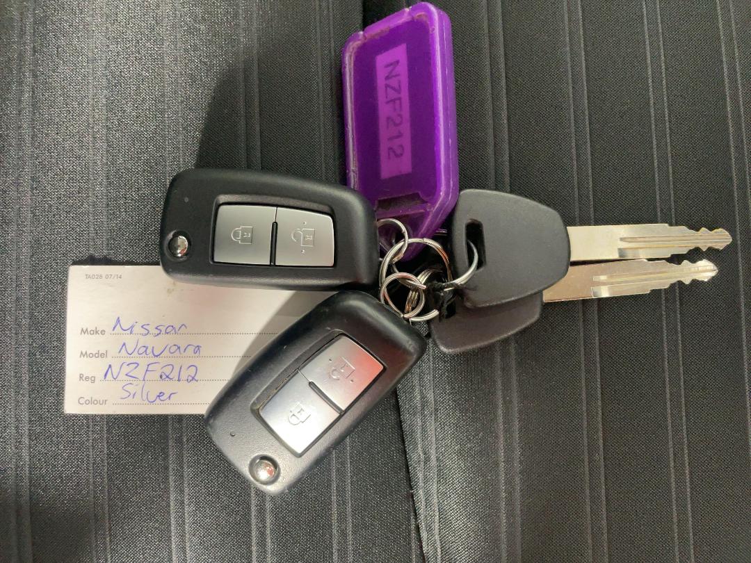 Photo '22' of Nissan Navara