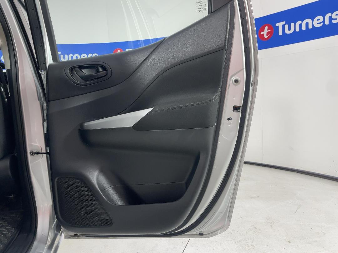 Photo '19' of Nissan Navara